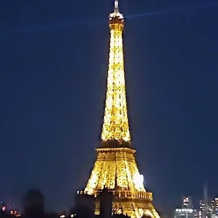 Avec Vue Panoramique Sur La Tour Eiffel Paris